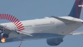 Incendiu la motorul unui avion în zbor provoacă panică printre sute de pasageri